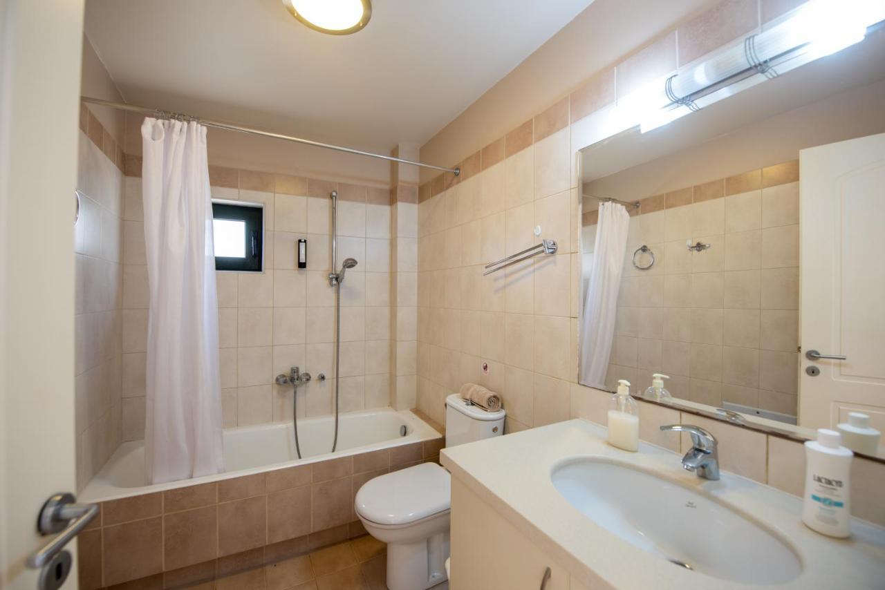 Portela Apartments Kampoula ケラトカンボス エクステリア 写真