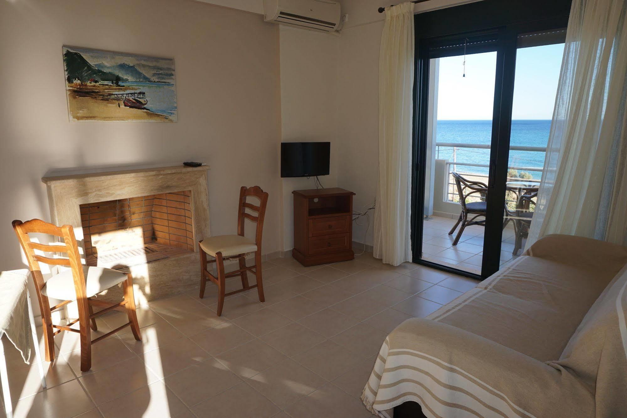 Portela Apartments Kampoula ケラトカンボス エクステリア 写真