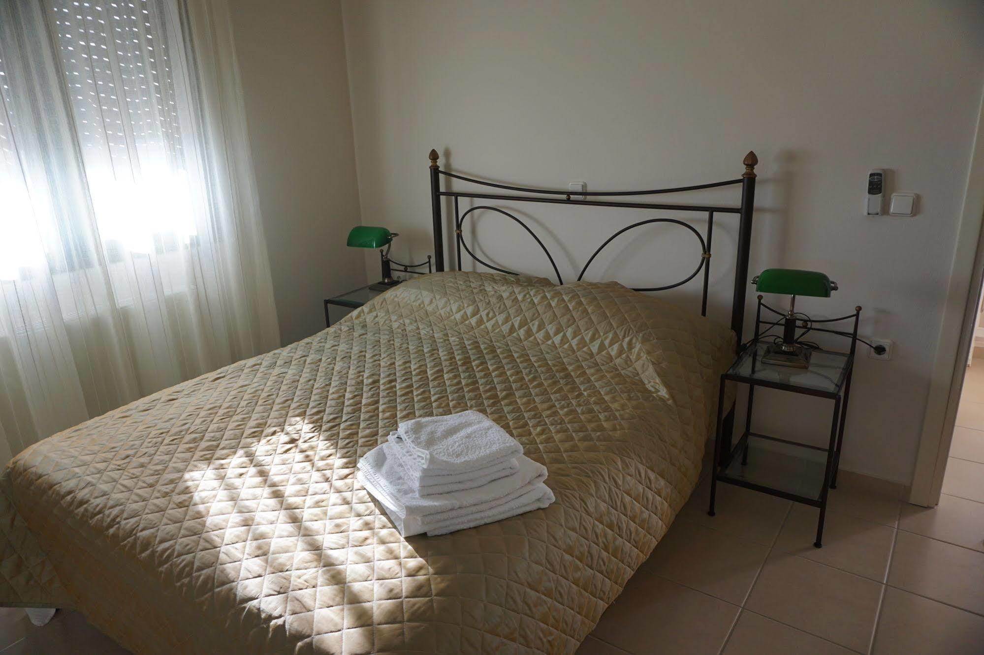 Portela Apartments Kampoula ケラトカンボス エクステリア 写真