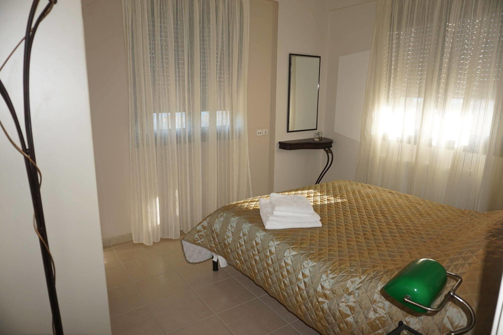 Portela Apartments Kampoula ケラトカンボス エクステリア 写真