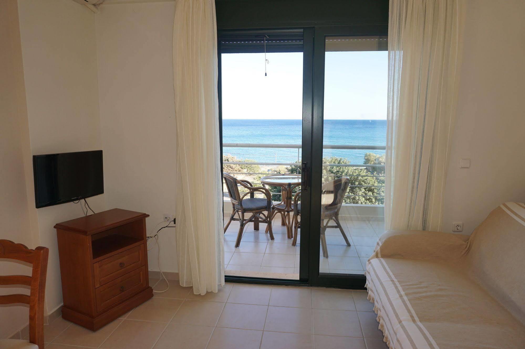 Portela Apartments Kampoula ケラトカンボス エクステリア 写真