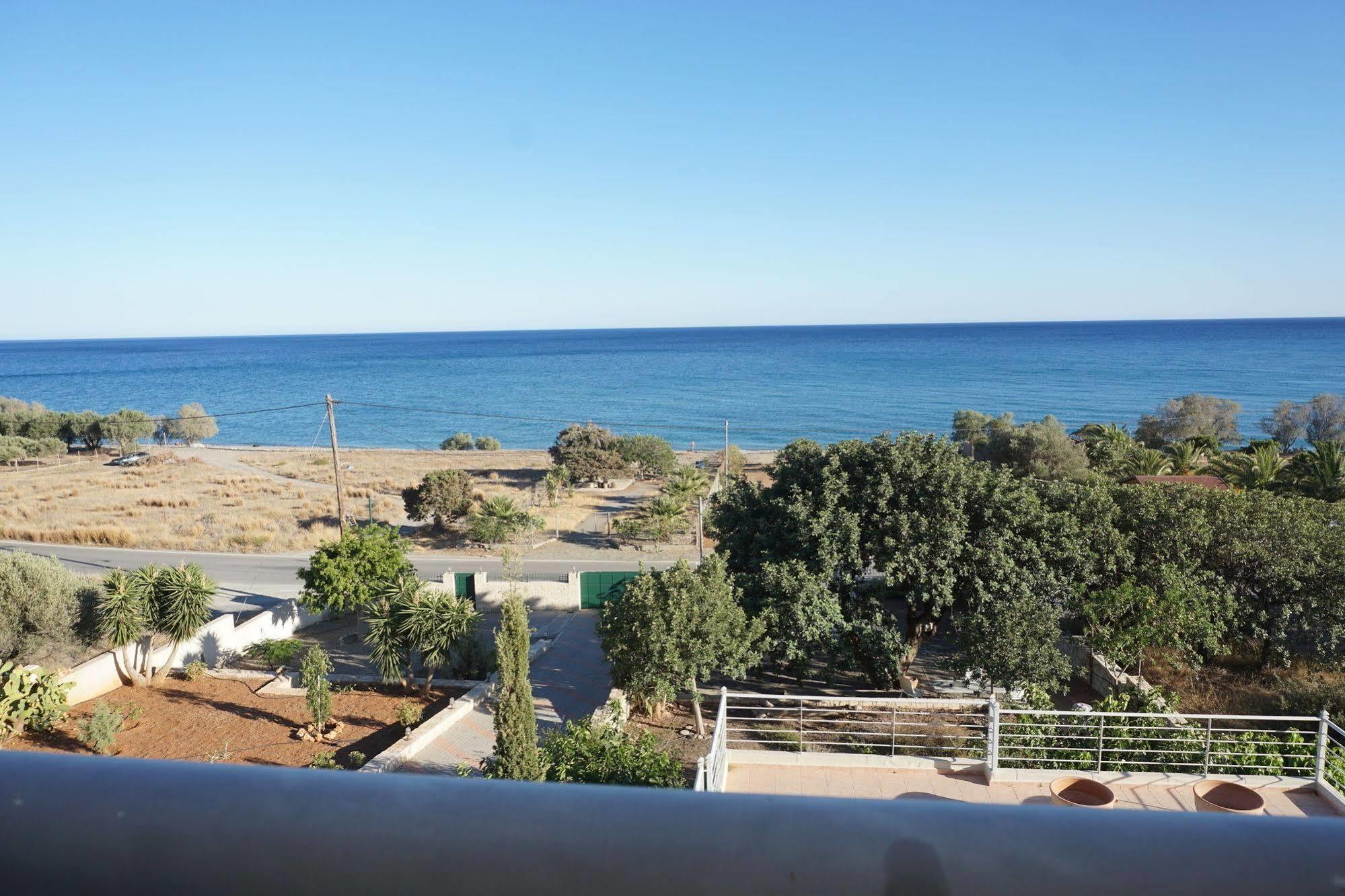 Portela Apartments Kampoula ケラトカンボス エクステリア 写真