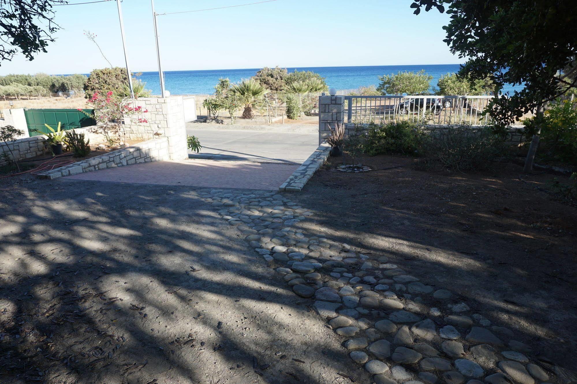 Portela Apartments Kampoula ケラトカンボス エクステリア 写真